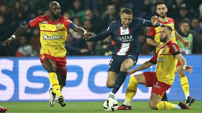 Le buteur parisien Kylian Mbappé et le milieu lensois Seko Fofana font partie des cinq nominés pour le trophée de meilleur joueur de la saison.