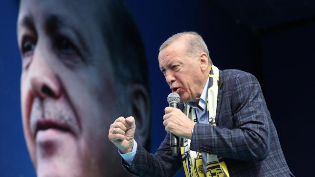 La réélection du président turc Erdogan a donné lieu à un regroupement dimanche soir boulevard Wilson.