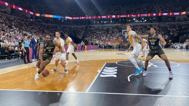 Jordan Aboudou et le Champagne Basket ont réalisé un gros 3e quart-temps.