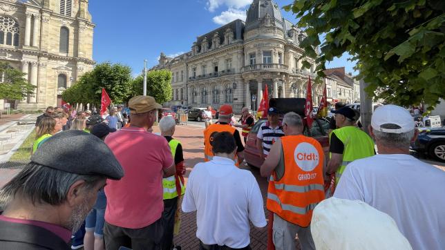 Les manifestants avaient rendez-vous ce mardi sur la place d’Armes de Vitry-le-François pour une onzième grève contre la réforme des retraites dans la Cité rose.