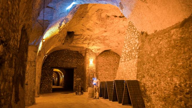 Sous le Mont Saint-Michel, plusieurs galeries ont été creusées au fil des siècles. Sous parfois 30 mètres de profondeur, des hommes ont travaillé à l’extraction de la craie.