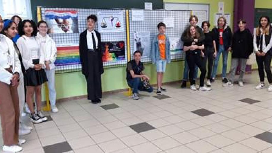 Les élèves du collège Bayard à CharlevilleMézières sensibilisent à l