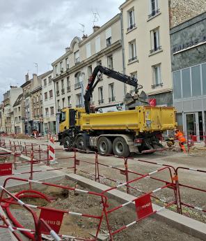 Ce lundi 21 juillet, la rue Gambetta &eacute;tait encore bien bruyante, alors que la fin des travaux est attendue d&egrave;s cet &eacute;t&eacute;.