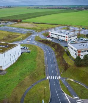 Au parc technologique du Mont-Bernard, trois parcelles sont libres&nbsp;: deux font un peu plus de 5000 m2 et la derni&egrave;re, un peu plus de 3 000 m2.