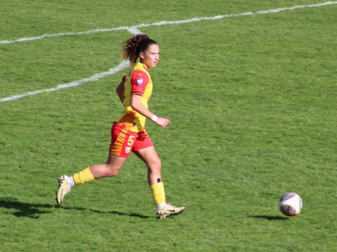 Romane Lejeune sous les couleurs du RC Lens.