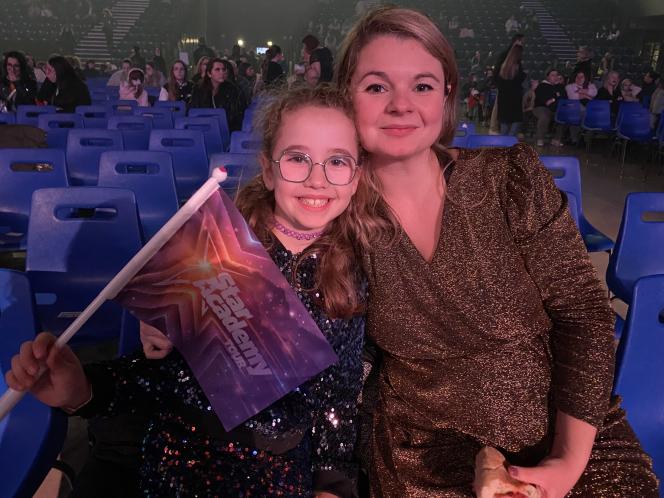 Le concert a réuni un public de différents horizons et générations. Ici Agathe et sa maman, Audrey.